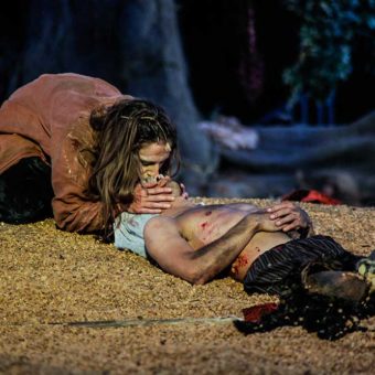 sette-a-tebe-teatro-greco-sicily-heart-photo-14