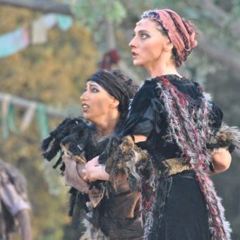 sette-a-tebe-teatro-greco-sicily-heart-photo-7